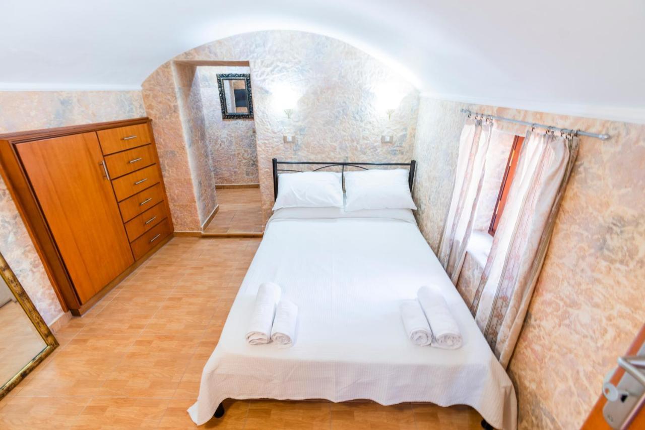 Eirini Apartamento Simi Exterior foto